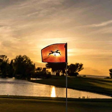 Moment De Detente Sur Le Golf De Pont-Royal مالمور المظهر الخارجي الصورة
